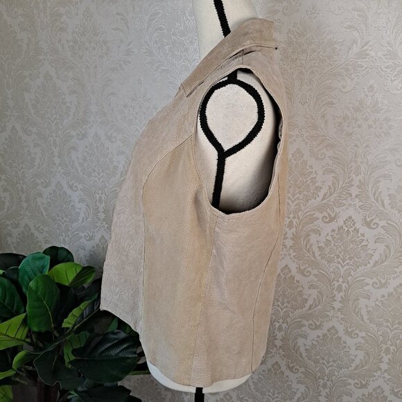 Coldwater Creek Size Medium Tan 100% Leather Vest Stamped Front Lined EUC - Picture 4 of 10